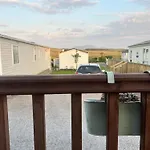 Semesterbostad Ralfgus 16 Forest Views Caravan Park,moota