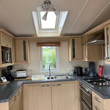 Ralfgus 16 Forest Views Caravan Park,moota * Plumbland