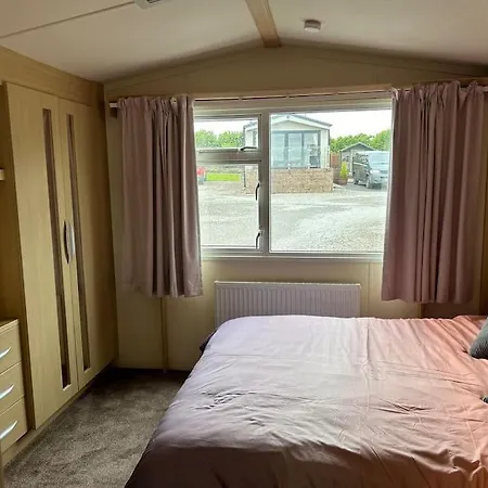Dom wakacyjny Ralfgus 16 Forest Views Caravan Park,moota *
