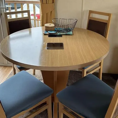 Ralfgus 16 Forest Views Caravan Park,moota * Plumbland